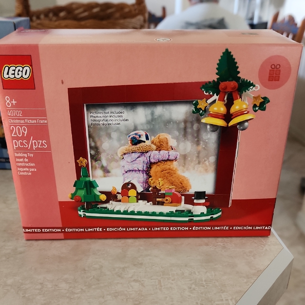 LEGO Holiday Picture Frame Set - Red, Green, and Yellow